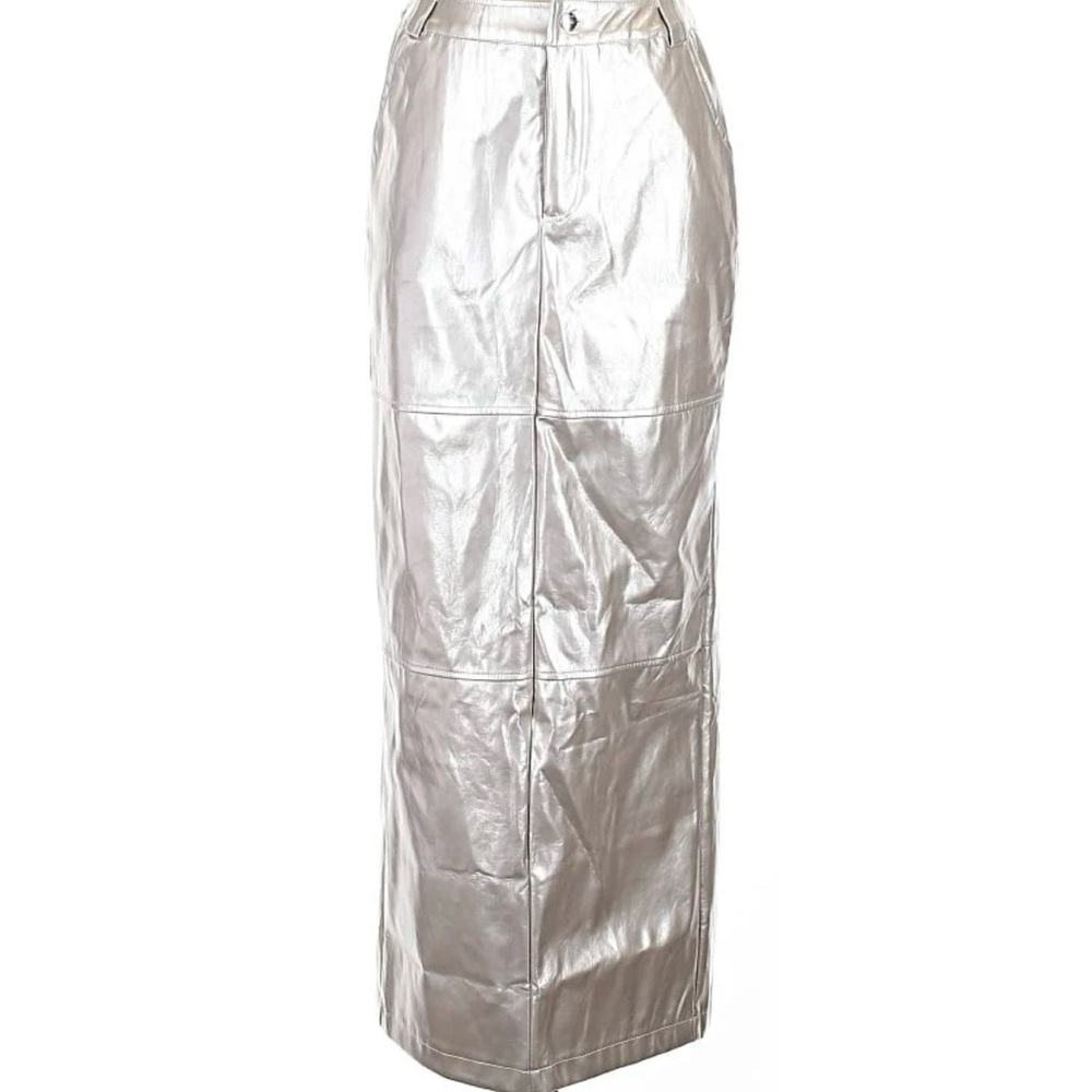 Cherry Mellow
Size M Faux Metallic Leather Skirt